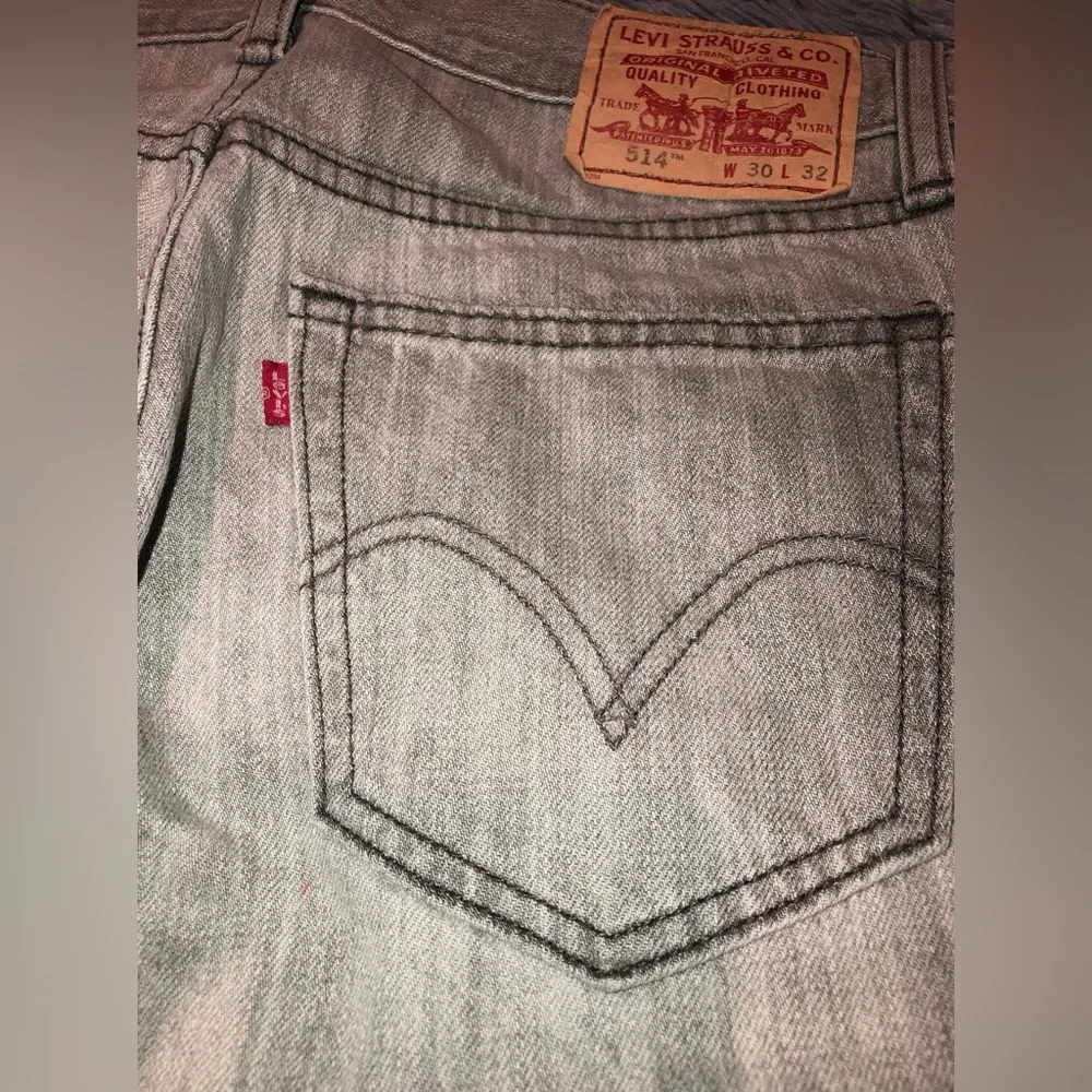Levi's 514 Straight-Fit Men's Gray Wash Jeans  (W30 X L32)
